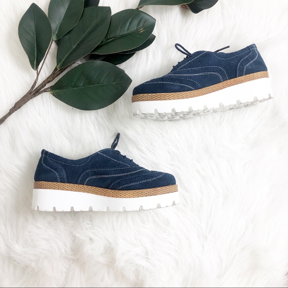 Fashion Women's Chunky Wing Tip Platform Shoe